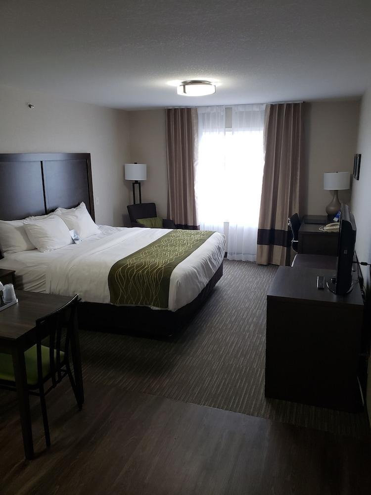 Comfort Inn & Suites Red Deer Exteriör bild