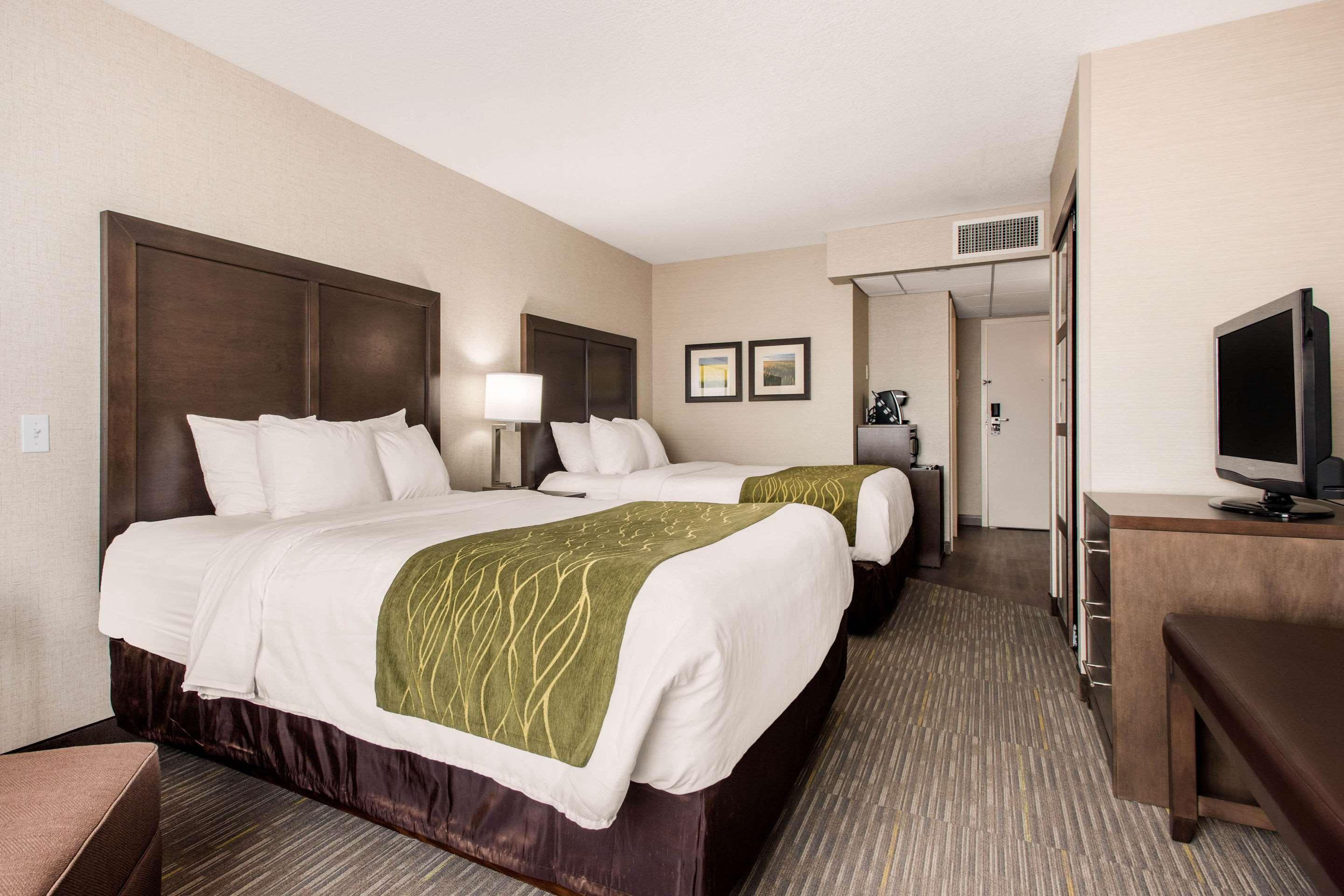 Comfort Inn & Suites Red Deer Exteriör bild