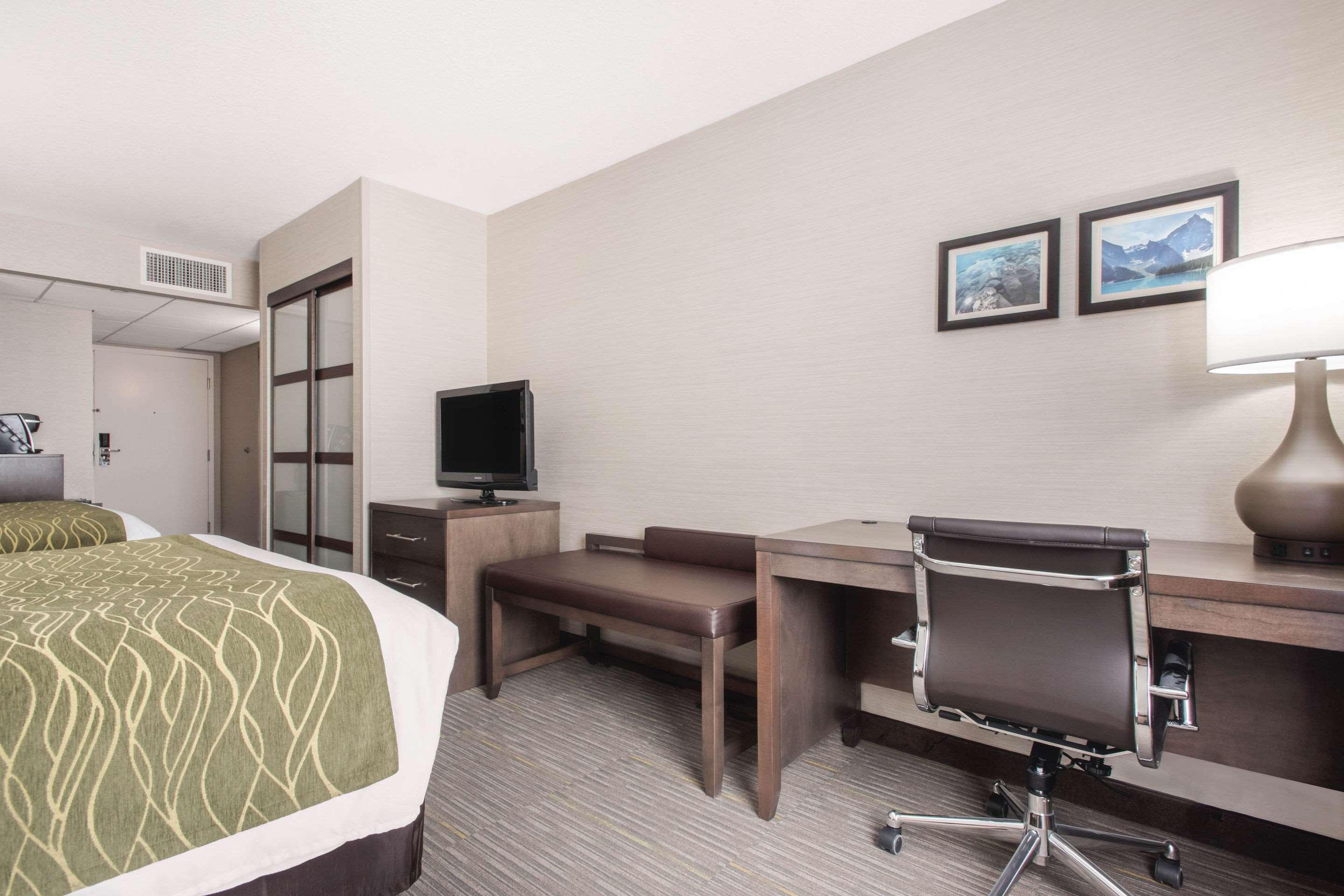 Comfort Inn & Suites Red Deer Exteriör bild