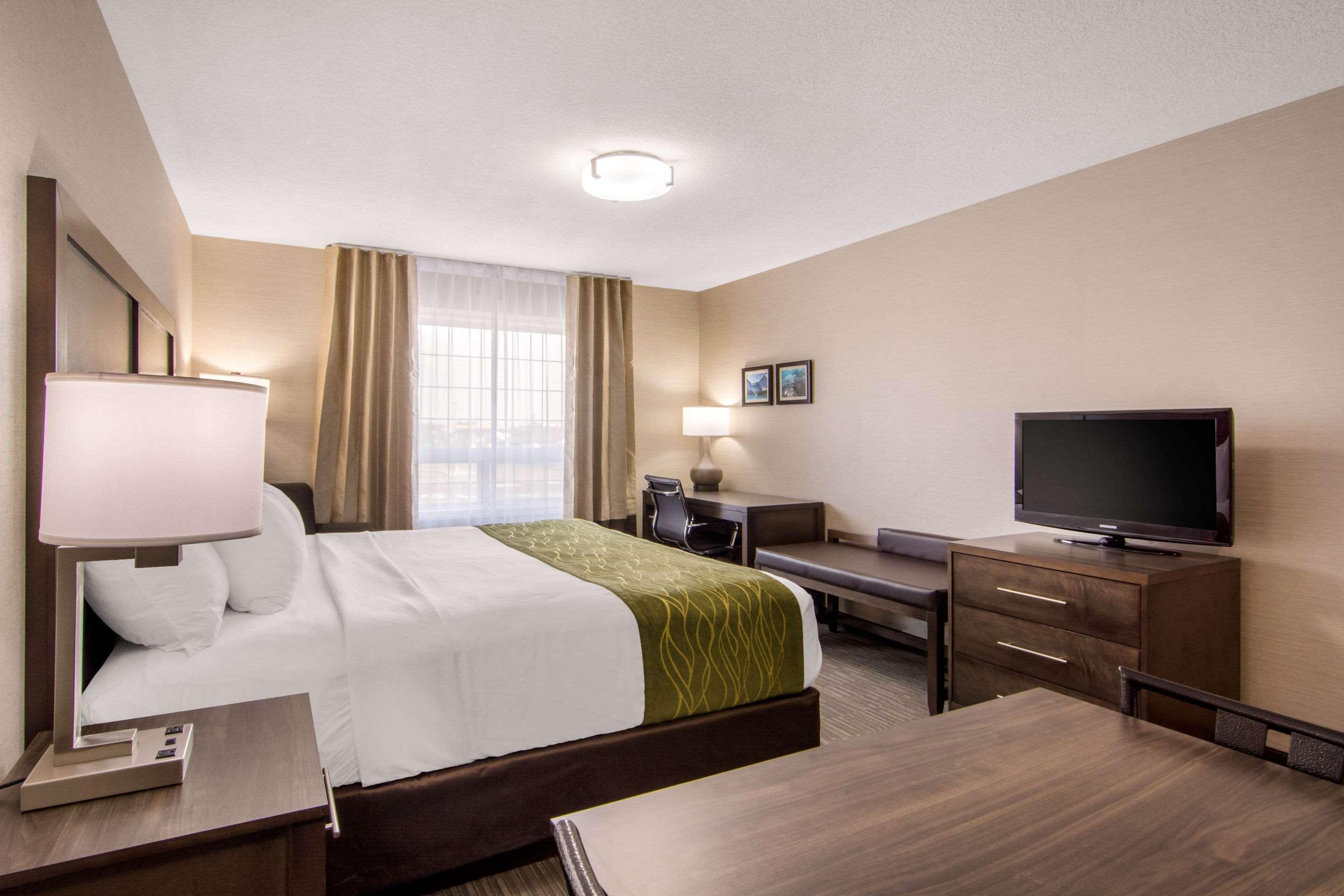 Comfort Inn & Suites Red Deer Exteriör bild