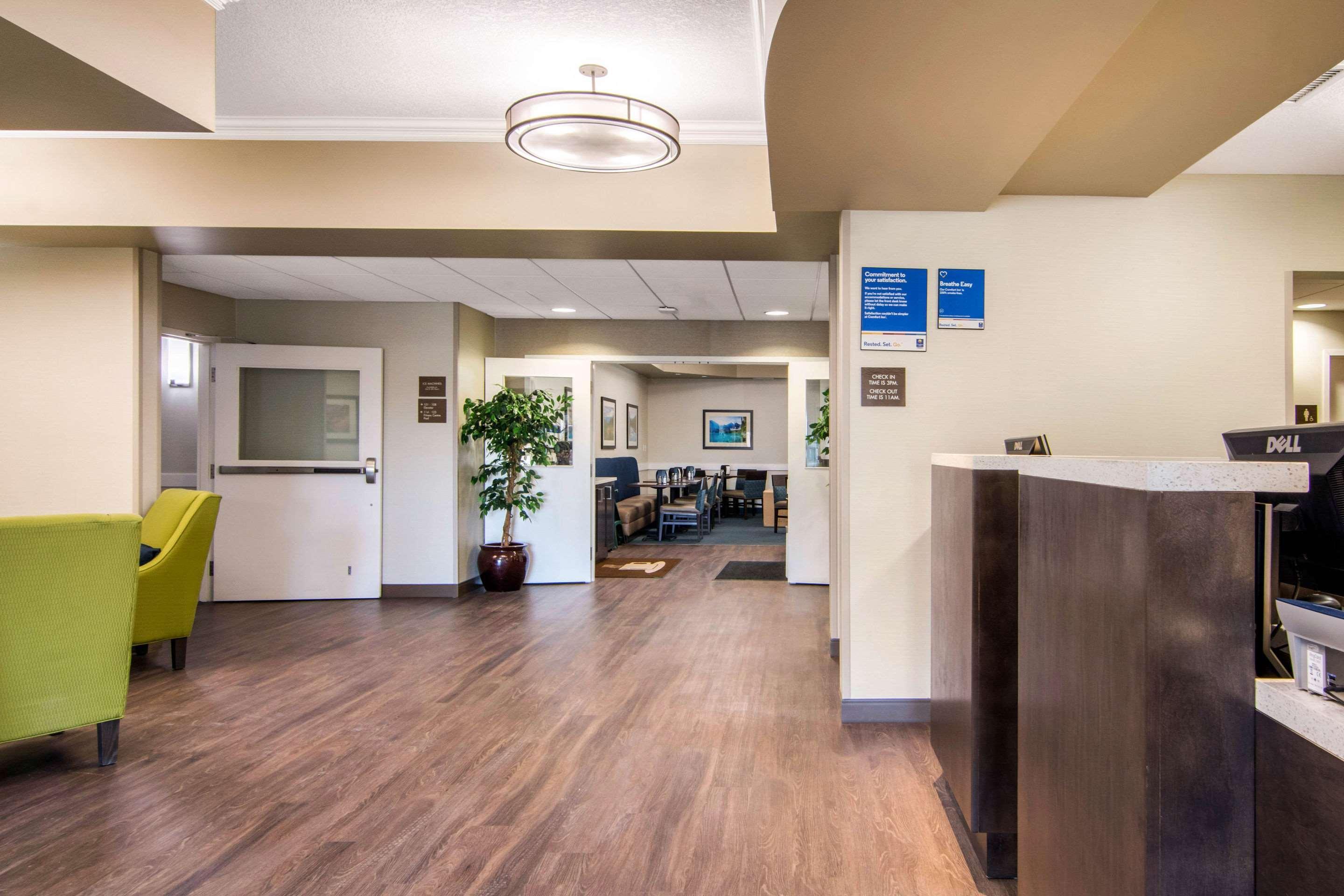 Comfort Inn & Suites Red Deer Exteriör bild