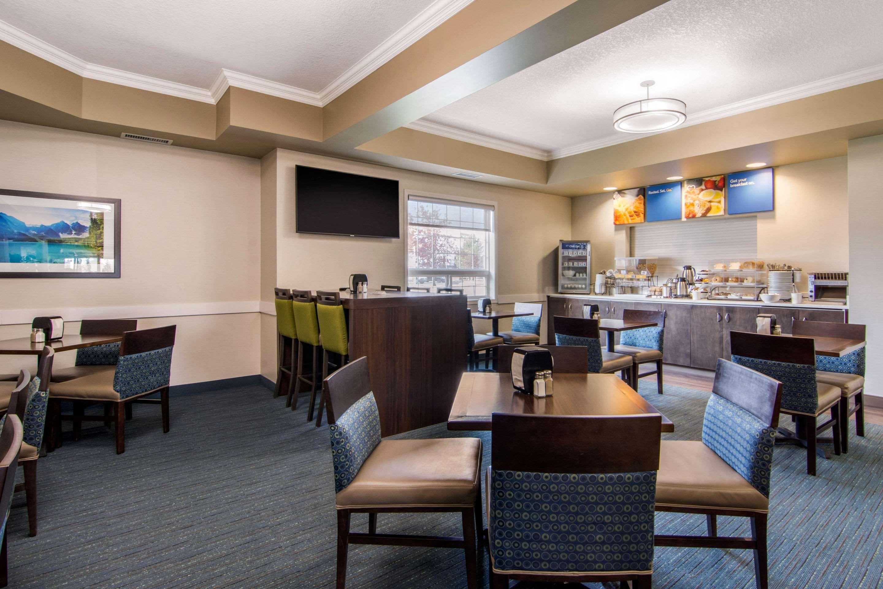 Comfort Inn & Suites Red Deer Exteriör bild