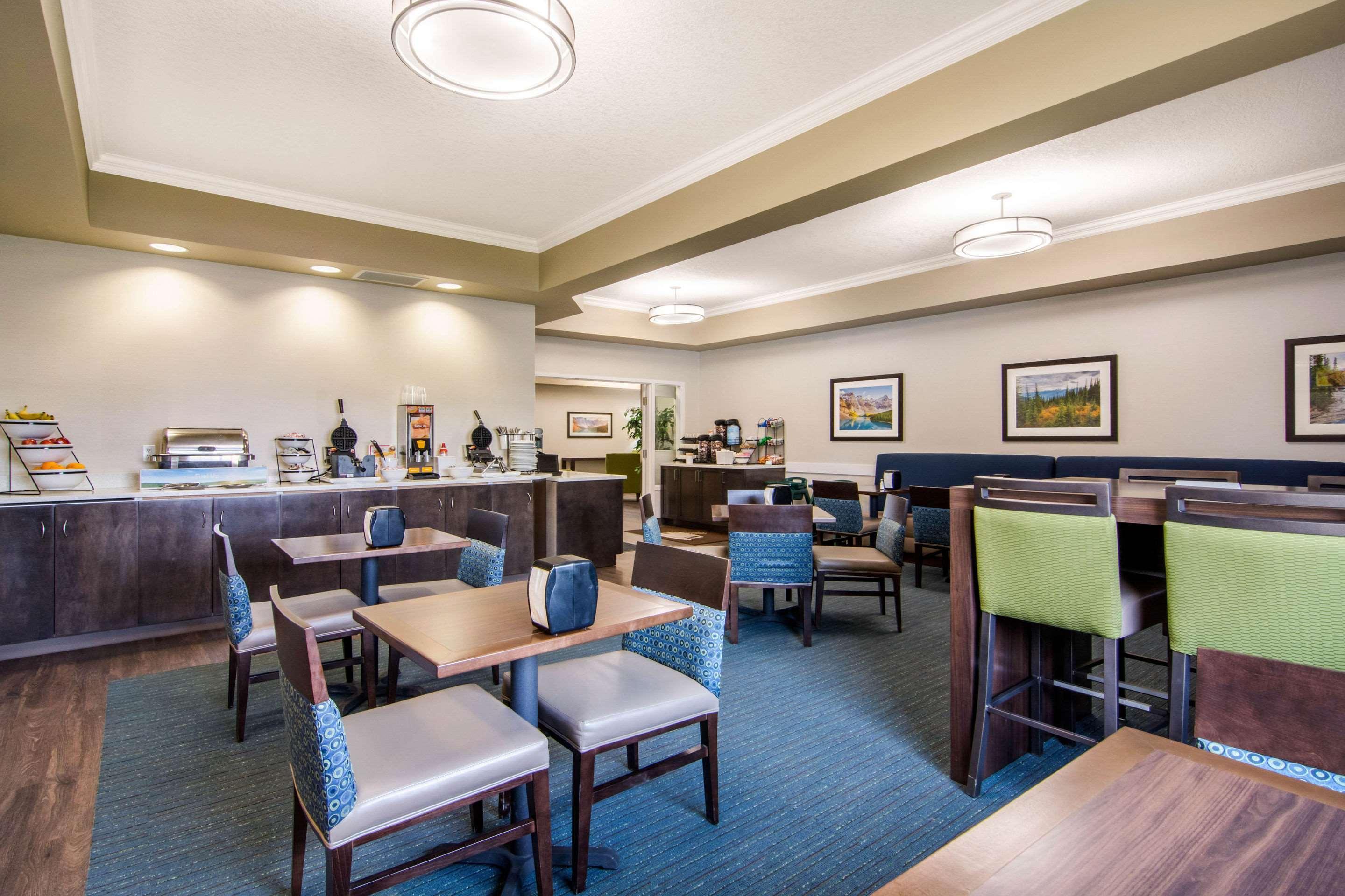 Comfort Inn & Suites Red Deer Exteriör bild