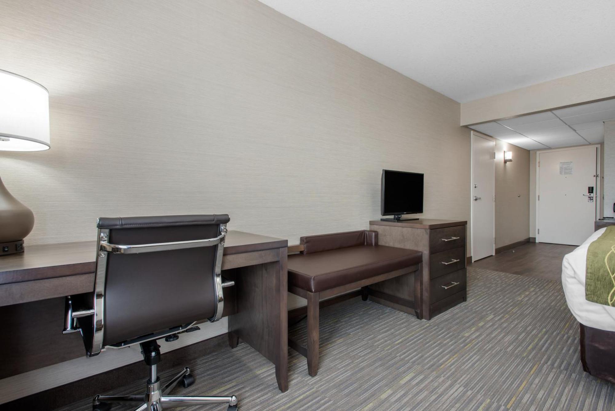 Comfort Inn & Suites Red Deer Exteriör bild