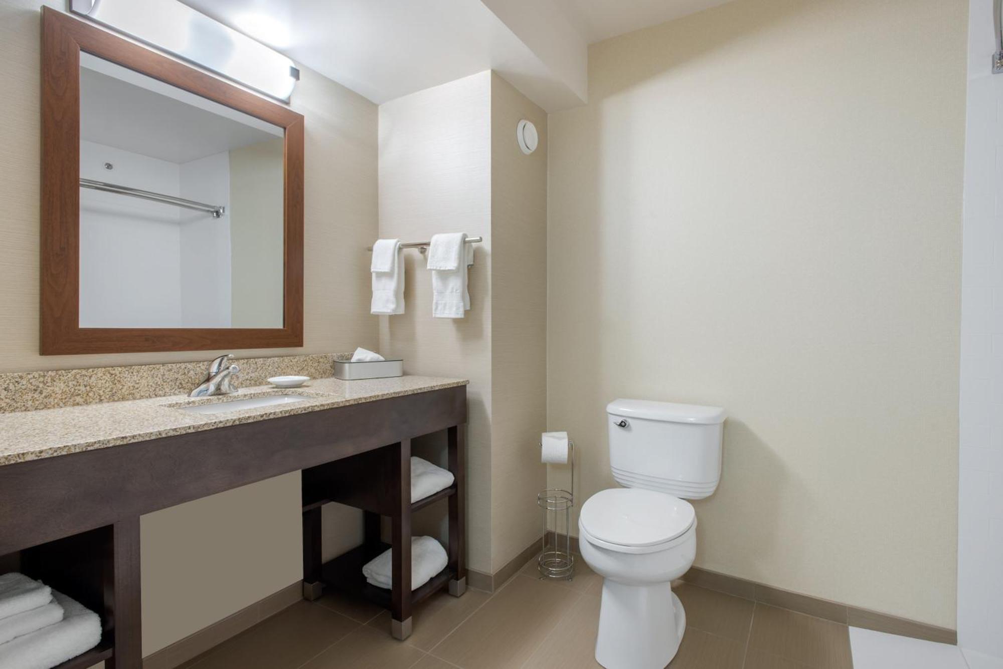 Comfort Inn & Suites Red Deer Exteriör bild
