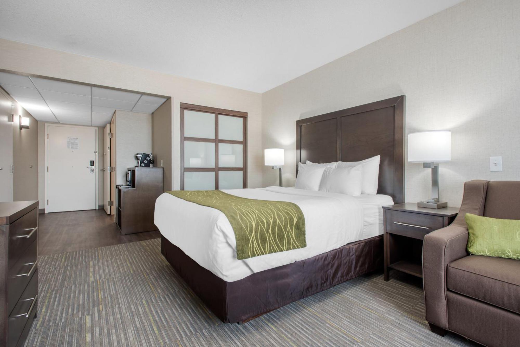 Comfort Inn & Suites Red Deer Exteriör bild