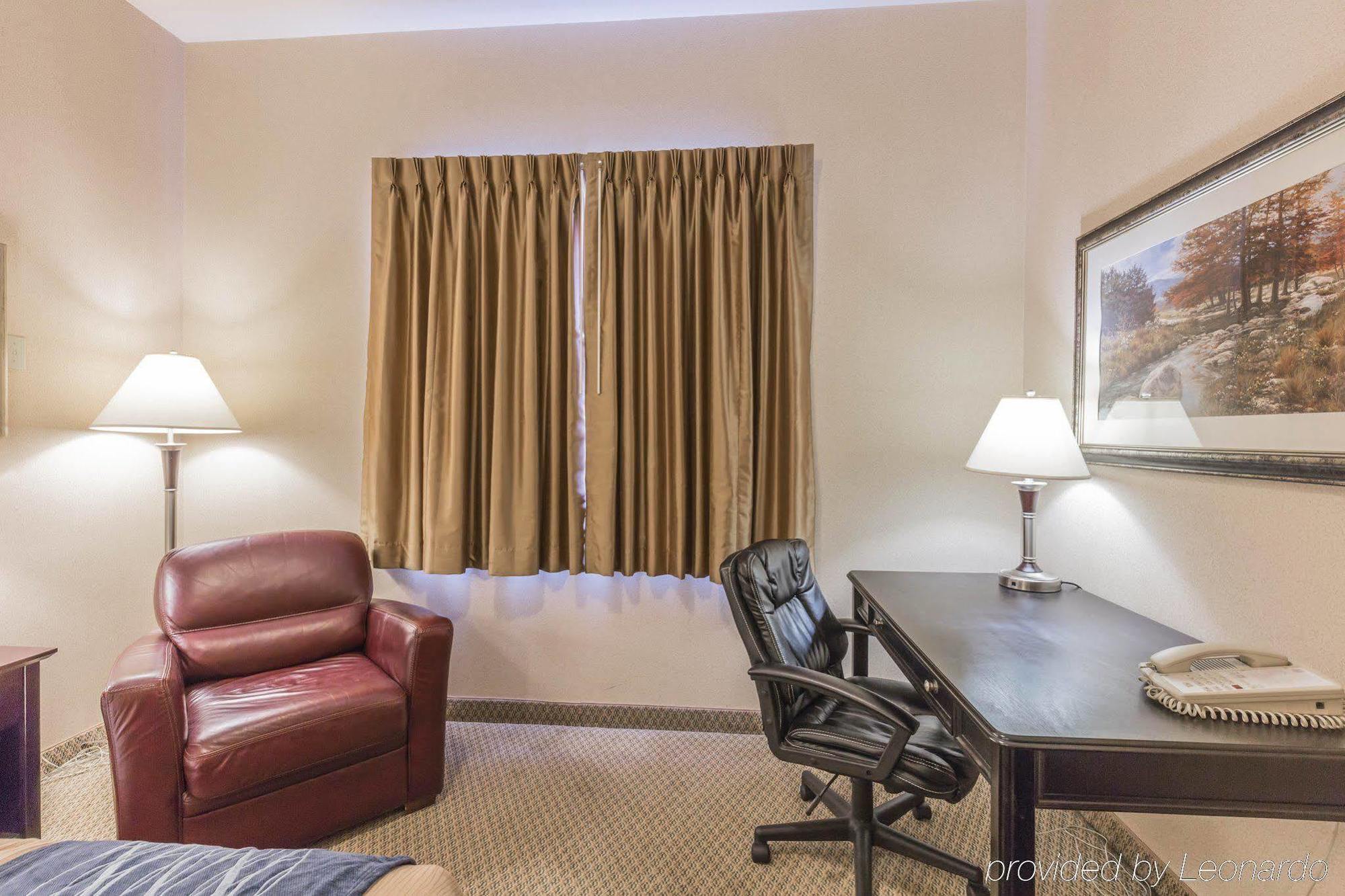 Comfort Inn & Suites Red Deer Exteriör bild